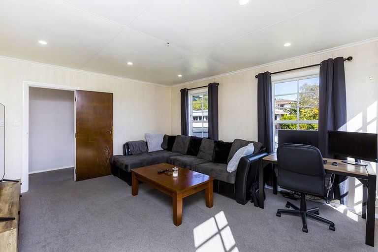 Photo of property in 62 Hillside Drive, Maoribank, Upper Hutt, 5018