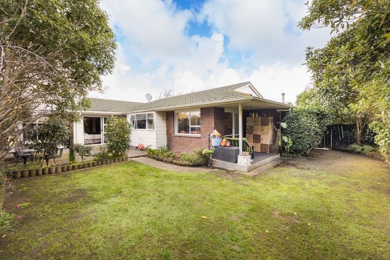 Photo of property in 6 Truscott Grove, Awapuni, Palmerston North, 4412