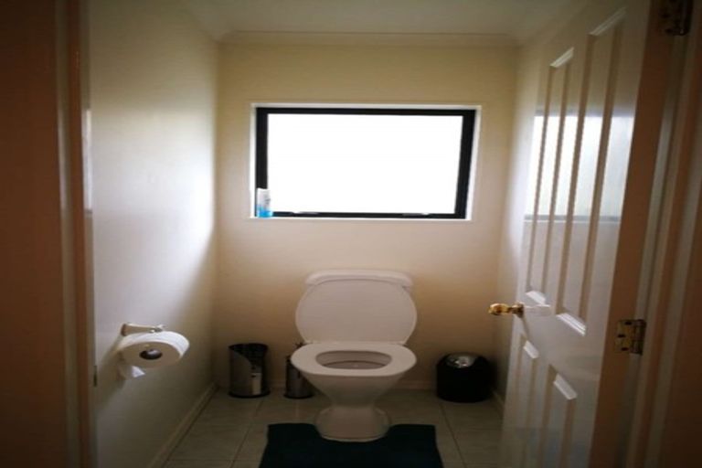 Photo of property in 62b Hogarth Rise, West Harbour, Auckland, 0618