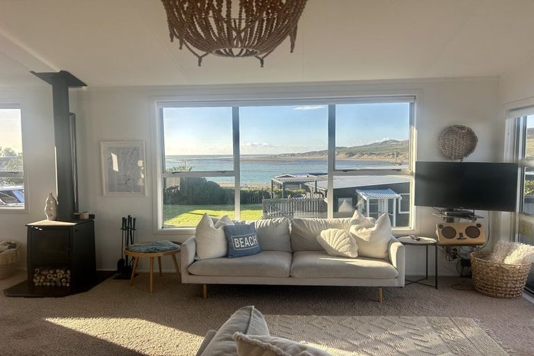 Photo of property in 8 Wainamu Road, Raglan, 3297