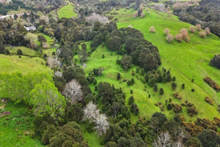 Photo of property in 44 Sandstone Road, Whitford, Manurewa, 2576