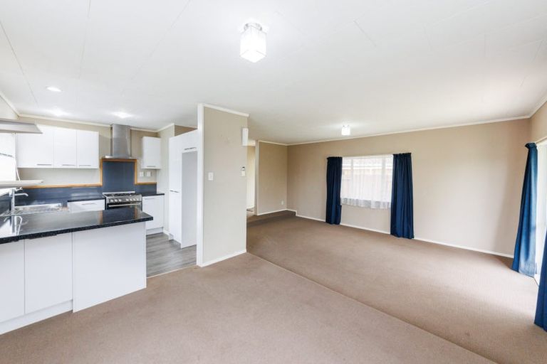 Photo of property in 25 Willowstream Grove, Cloverlea, Palmerston North, 4412
