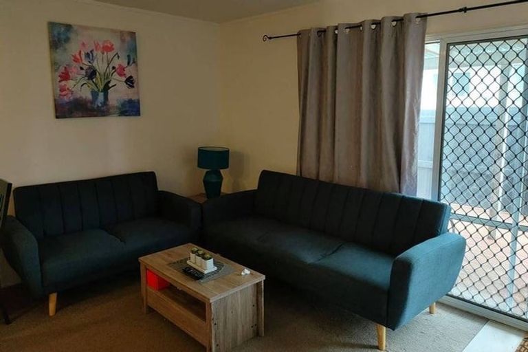 Photo of property in 1/29 Mon Desir Place, Manurewa, Auckland, 2102