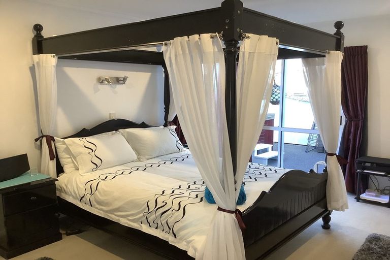 Photo of property in 2/28 Onepoto Road, Hauraki, Auckland, 0622