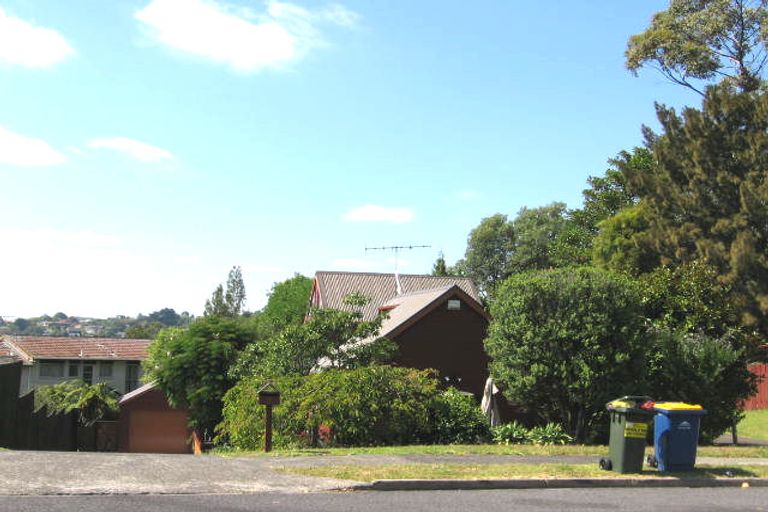 Photo of property in 8 Elmira Place, Browns Bay, Auckland, 0630