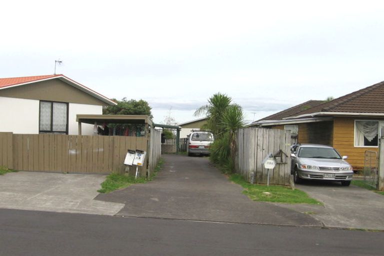 Photo of property in 2/13 Cyril Crescent, West Harbour, Auckland, 0618