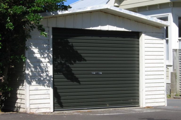 Photo of property in 87 Eden Street, Island Bay, Wellington, 6023