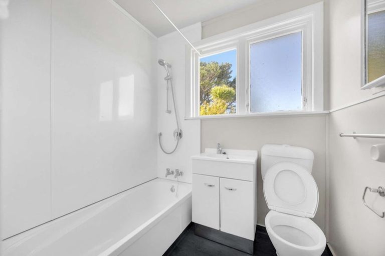 Photo of property in 8-10 Montgomery Avenue, Karori, Wellington, 6012