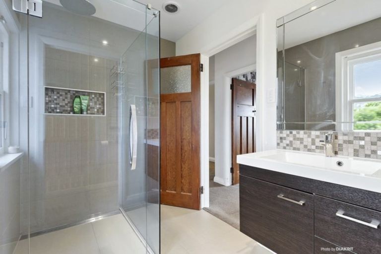 Photo of property in 10 Plunket Street, Kelburn, Wellington, 6012