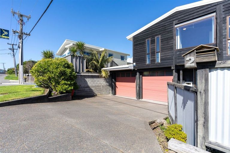 Photo of property in 2 Tahi Road, Paraparaumu Beach, Paraparaumu, 5032