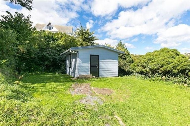 Photo of property in 11 Tortola Crescent, Grenada Village, Wellington, 6037