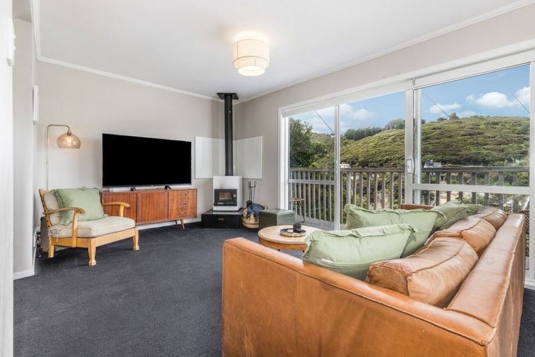 Photo of property in 31 Airlie Road, Plimmerton, Porirua, 5026