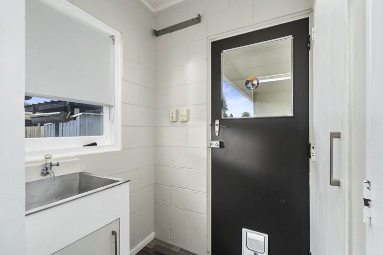 Photo of property in 2/145 College Street, Awapuni, Palmerston North, 4412