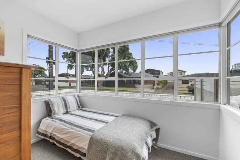 Photo of property in 1 Rainsford Street, Moturoa, New Plymouth, 4310