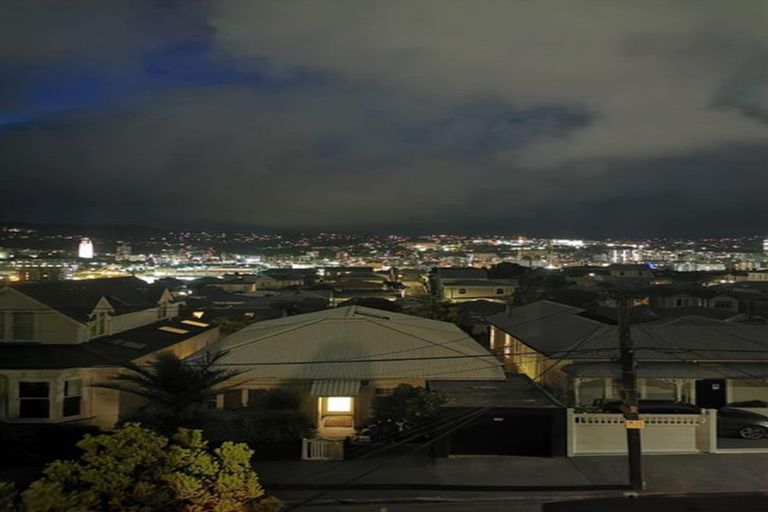 Photo of property in 77 Austin Street, Mount Victoria, Wellington, 6011