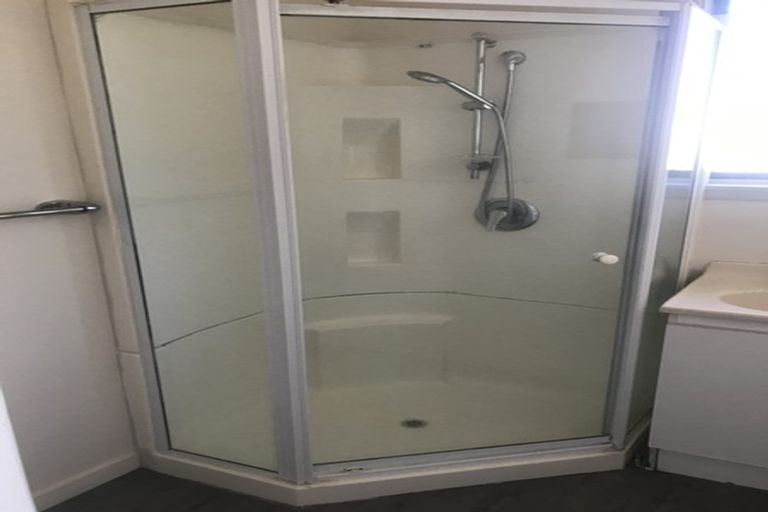 Photo of property in 18 Hillary Crescent, Upper Riccarton, Christchurch, 8041