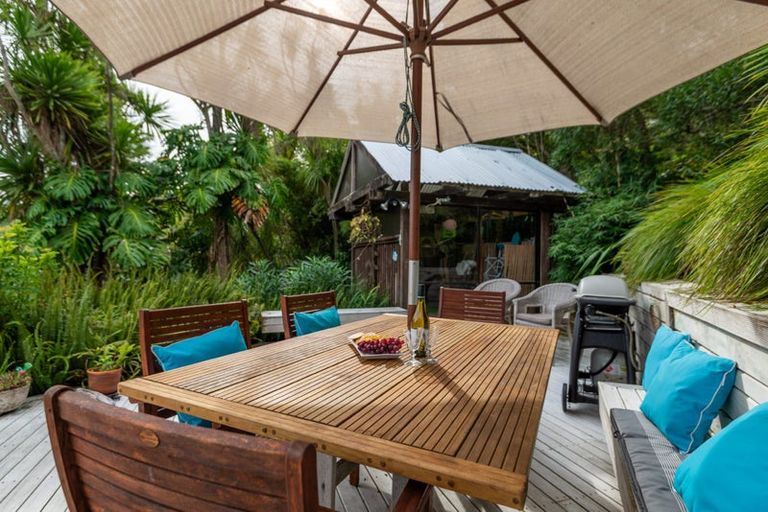 Photo of property in 2/13 Newstead Avenue, Browns Bay, Auckland, 0632