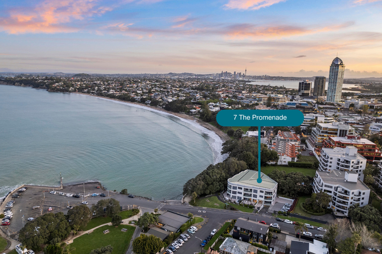 Photo of property in 1/7 The Promenade, Takapuna, Auckland, 0622