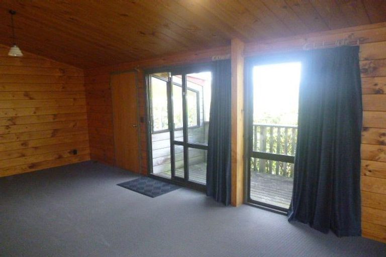 Photo of property in 6 Jacaranda Grove, Maungaraki, Lower Hutt, 5010