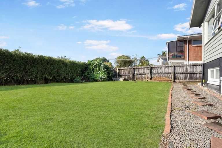 Photo of property in 1 Beldon Place, Pakuranga Heights, Auckland, 2010