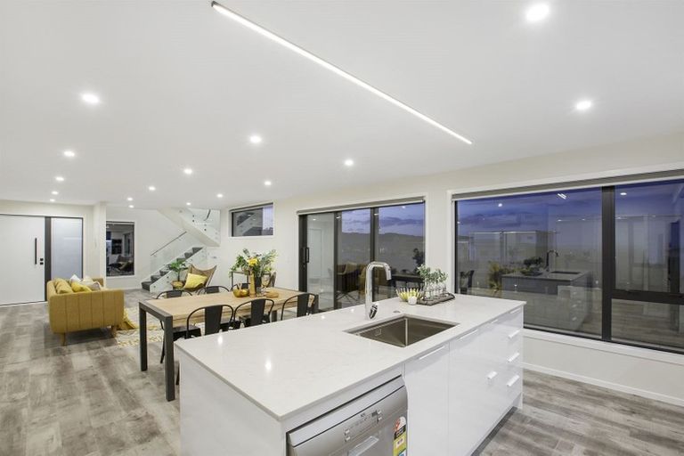 Photo of property in 26b Queen Charlotte Drive, Aotea, Porirua, 5024