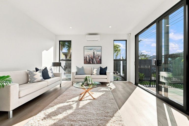 Photo of property in 12 Roseberry Avenue, Birkenhead, Auckland, 0626