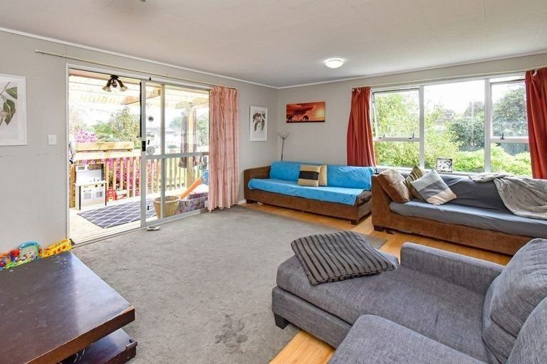 Photo of property in 4 Dulcie Place, Red Hill, Papakura, 2110