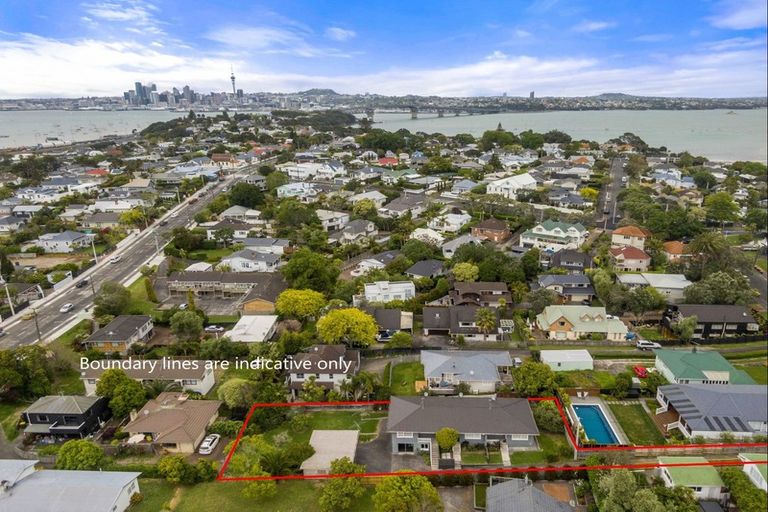 Photo of property in 19 Church Street, Northcote Point, Auckland, 0627