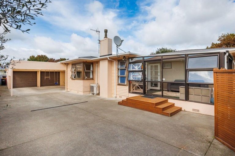 Photo of property in 18 Park Road, West End, Palmerston North, 4412
