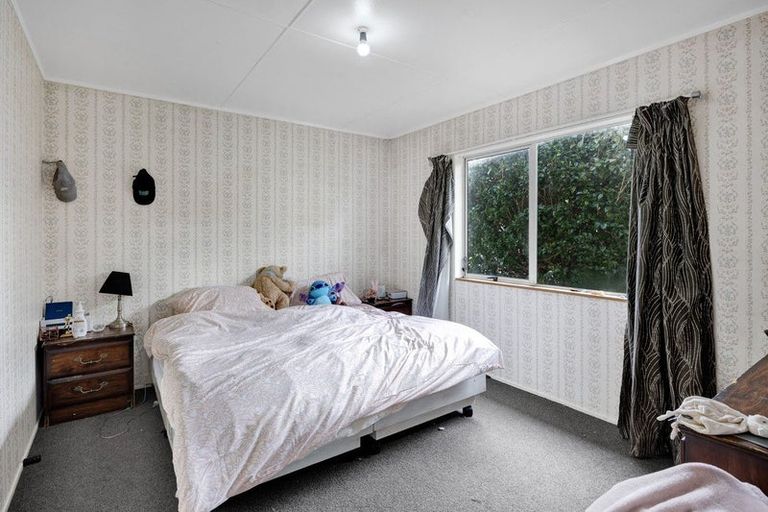 Photo of property in 1 Charles Major Place, Hawera, 4610