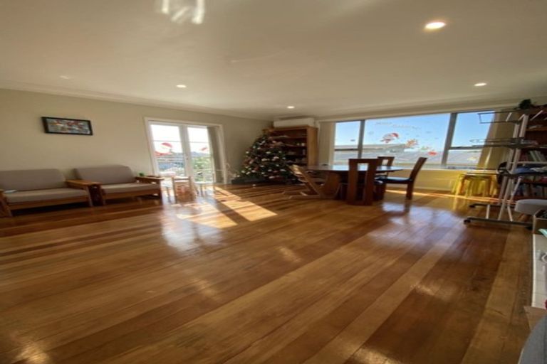 Photo of property in 192 Royal Road, Massey, Auckland, 0614