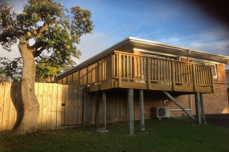 Photo of property in 2/13 Dakota Avenue, Beach Haven, Auckland, 0626