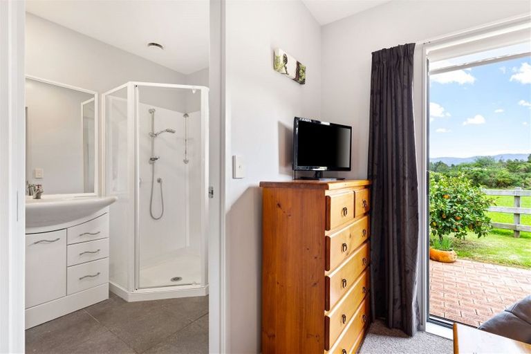 Photo of property in 68 South Kensington Way, Henderson, Auckland, 0612