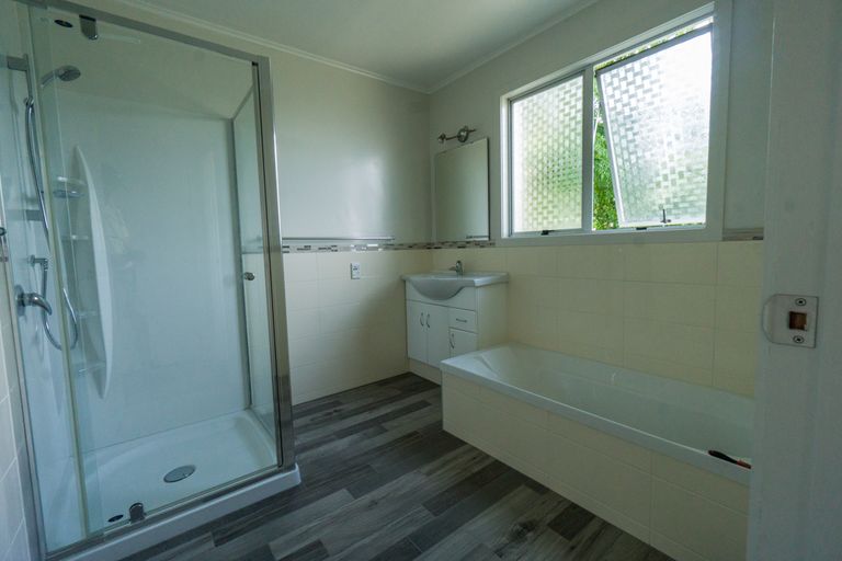 Photo of property in 287 Shakespeare Street, Leamington, Cambridge, 3432