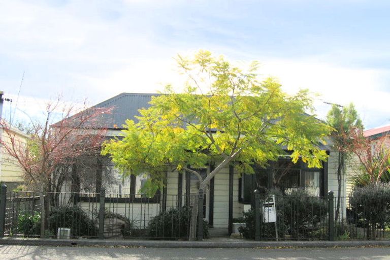 Photo of property in 35 Napier Terrace, Hospital Hill, Napier, 4110