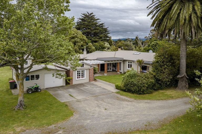 Photo of property in 1387 Colyton Road, Ashhurst, Palmerston North, 4470