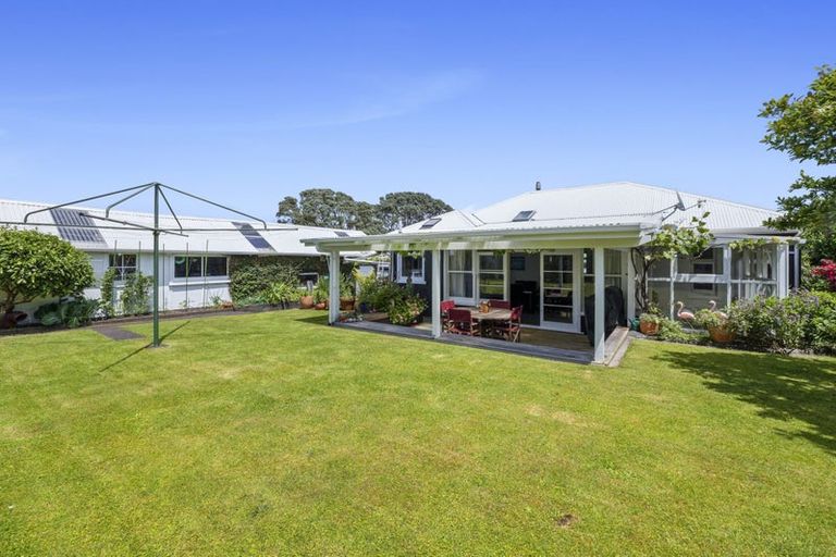 Photo of property in 9 Henui Street, Strandon, New Plymouth, 4312