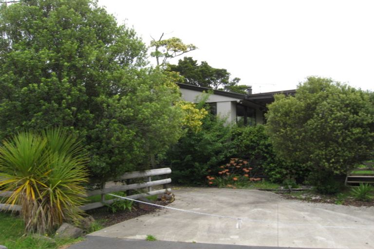Photo of property in 19 Cane Road, Waimauku, 0812