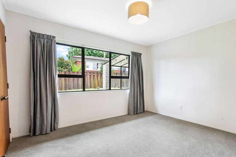 Photo of property in 6 Youngs Road, Papakura, 2110