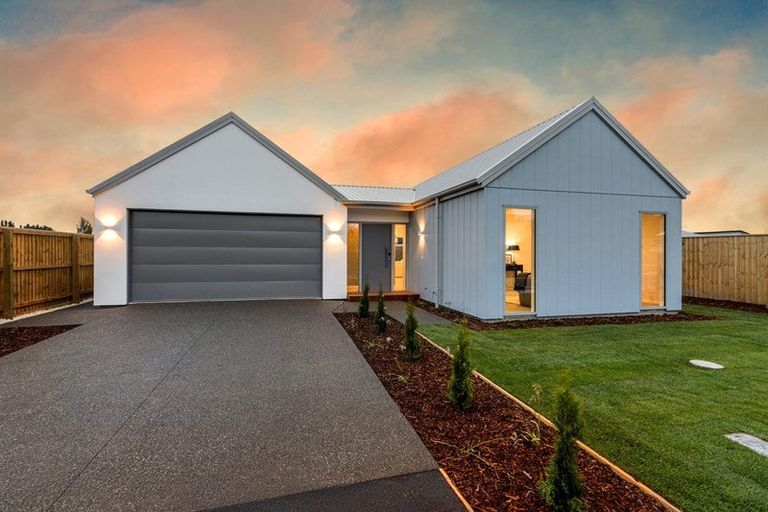 Photo of property in 5 Lorenzos Lane, Halswell, Christchurch, 8025