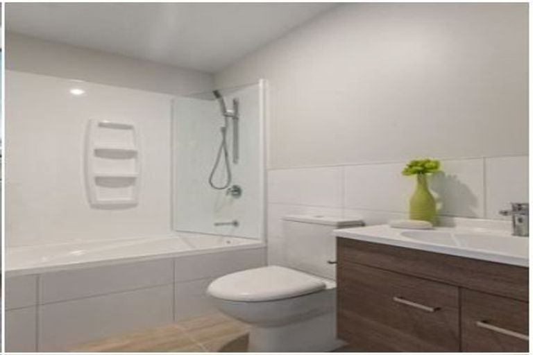 Photo of property in 1 Folkes Lane, New Lynn, Auckland, 0600