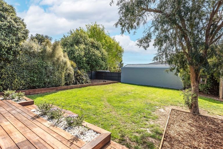 Photo of property in 52 Woodend Road, Woodend, 7610