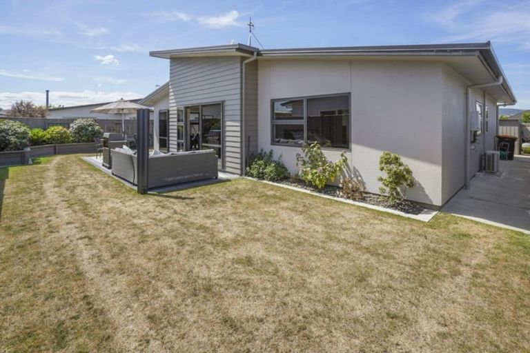 Photo of property in 59 Rosalie Terrace, Kelvin Grove, Palmerston North, 4414