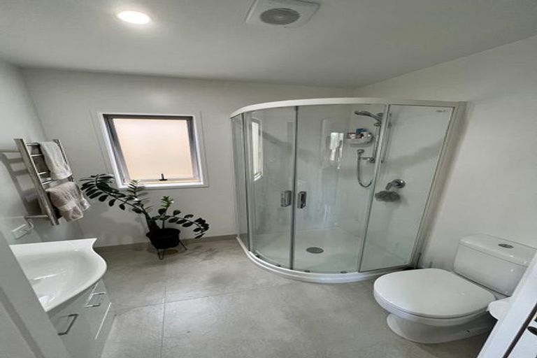 Photo of property in 78a Lincoln Park Avenue, Massey, Auckland, 0614