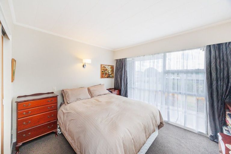 Photo of property in 23 Wallace Place, Hokowhitu, Palmerston North, 4410