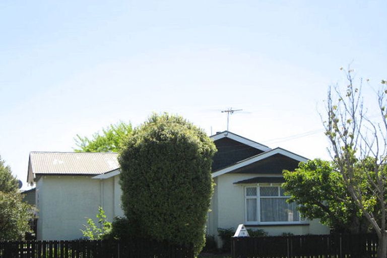 Photo of property in 73 Farquhars Road, Redwood, Christchurch, 8051