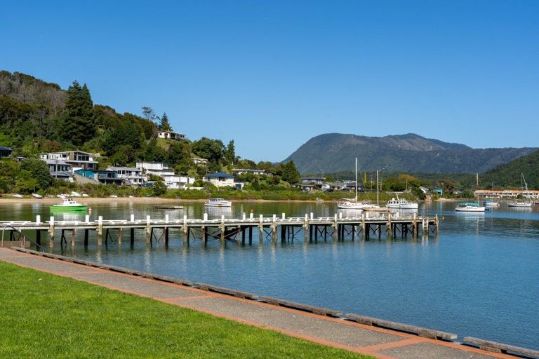 Photo of property in 16 Arthur Crescent, Waikawa, Picton, 7220