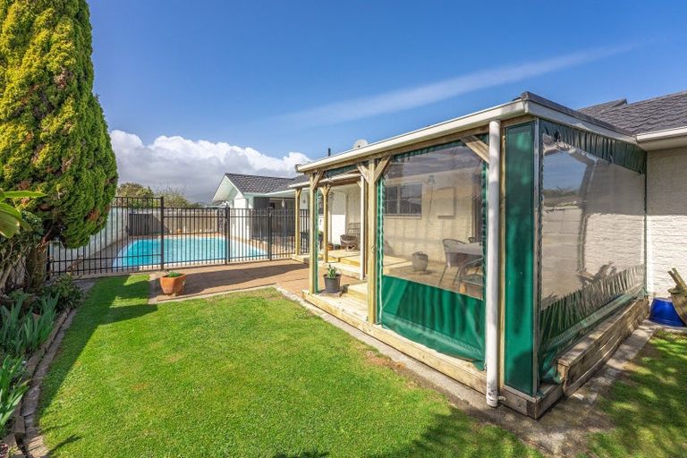 Photo of property in 8 Knights Grove, Otaki, 5512