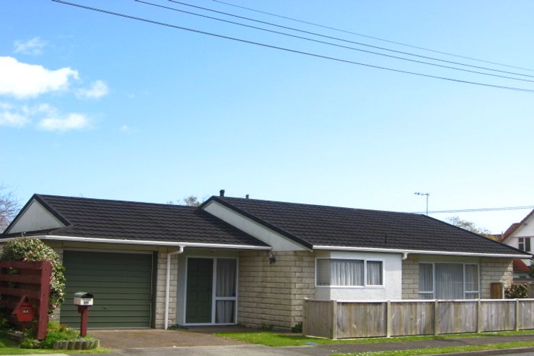Photo of property in 20 Stoke Street, Westown, New Plymouth, 4310