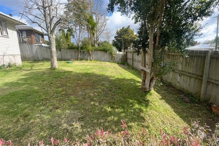 Photo of property in 39 Vera Road, Te Atatu South, Auckland, 0610